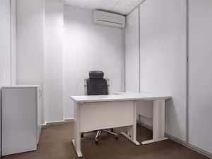 4 Person Private Office