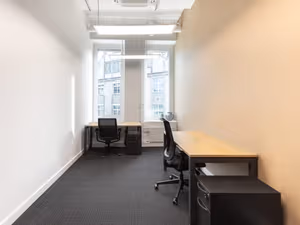 30 Person Private Office