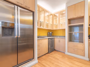 10 Person Private Office