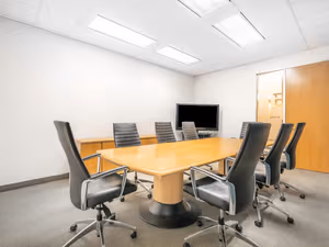 25 Person Private Office