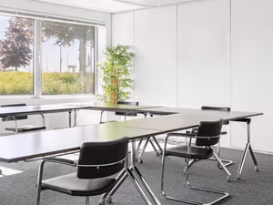 40 Person Private Office