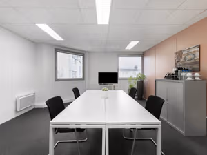 4 Person Private Office