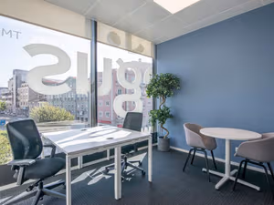 4 Person Private Office