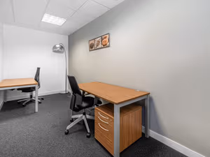 7 Person Private Office