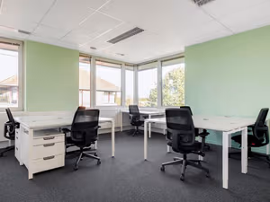 10 Person Private Office