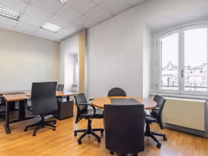 40 Person Private Office