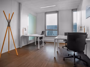 20 Person Private Office