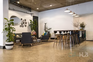 4 Person Shared Office