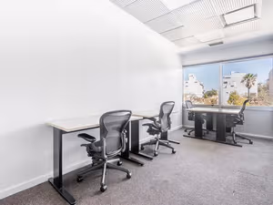 10 Person Private Office