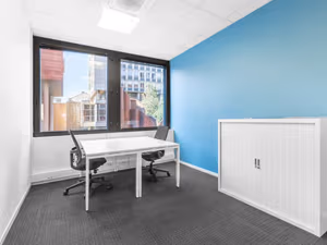 4 Person Private Office