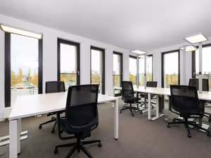 4 Person Private Office