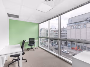 10 Person Private Office