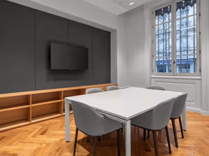 5 Person Private Office