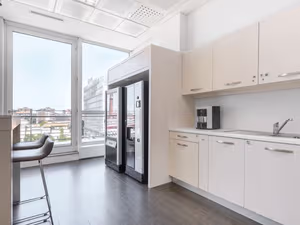 40 Person Private Office