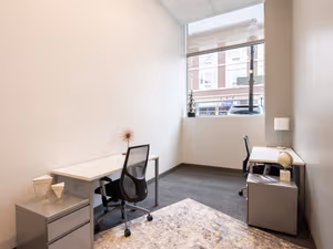 3 Person Private Office