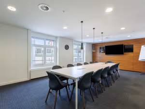 40 Person Private Office
