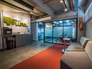 1 Person Private Office