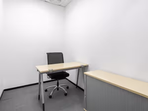 7 Person Private Office