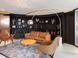 10 Person Private Office