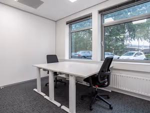 4 Person Private Office