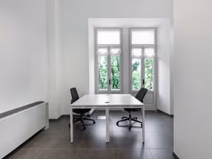 40 Person Private Office