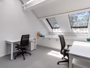 25 Person Private Office