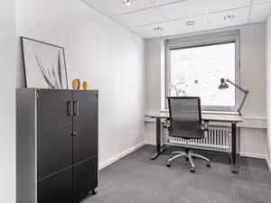 10 Person Private Office