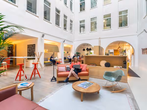 25 Person Private Office