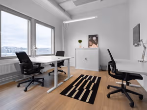 30 Person Private Office