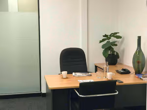 5 Person Private Office