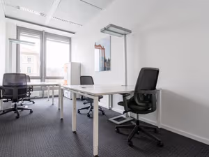 7 Person Private Office