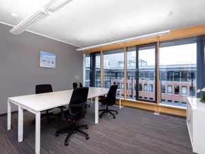 10 Person Private Office