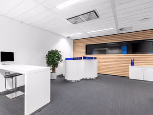 4 Person Private Office