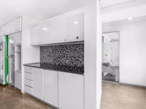 15 Person Private Office