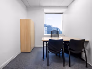 10 Person Private Office