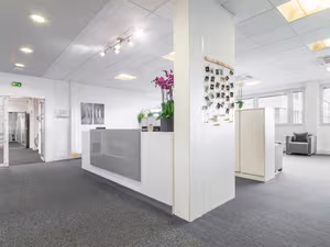 1 Person Private Office