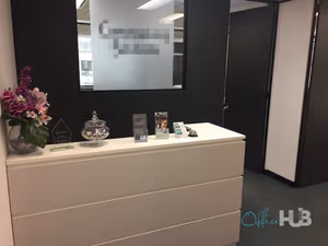 3 Person Shared Office