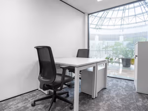 10 Person Private Office