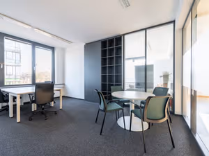 40 Person Private Office