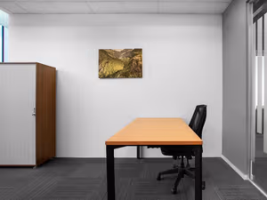 40 Person Private Office