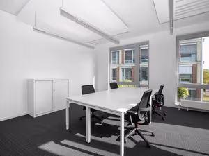 30 Person Private Office