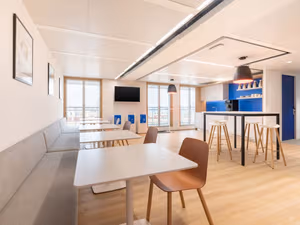 10 Person Private Office