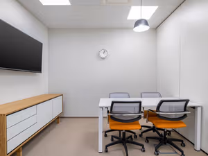 4 Person Private Office