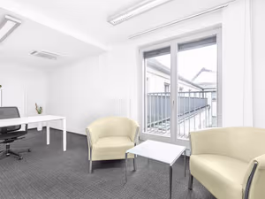 4 Person Private Office