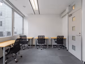 1 Person Private Office