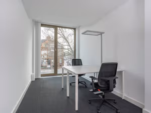 20 Person Private Office