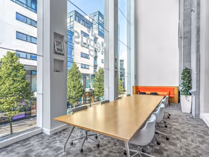 1 Person Private Office