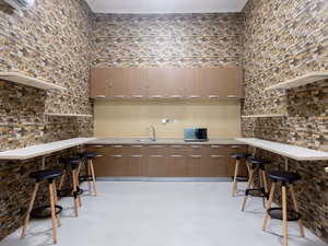 10 Person Private Office