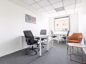 4 Person Private Office