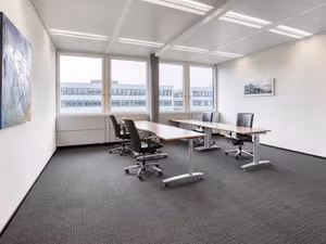 40 Person Private Office